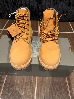 Timberland Wheat Nubuck Work Boots with Yellow-Brown Laces